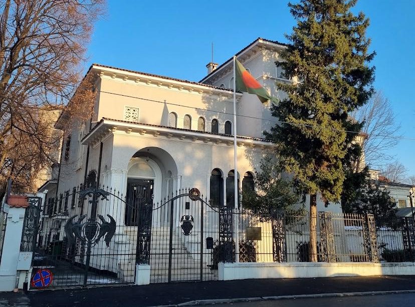 Reacția Ambasadei Bangladeshului după ce un livrator a fost lovit pe stradă în București. Mesajul transmis lui Nicușor Dan