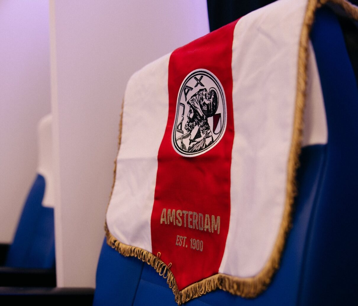 Ajax Amsterdam va juca cel de-al 500-lea meci european, după 125 de ani de istorie, chiar împotriva Interului lui Chivu / Unde vedem la tv meciul tehnicianului român cu formația olandeză