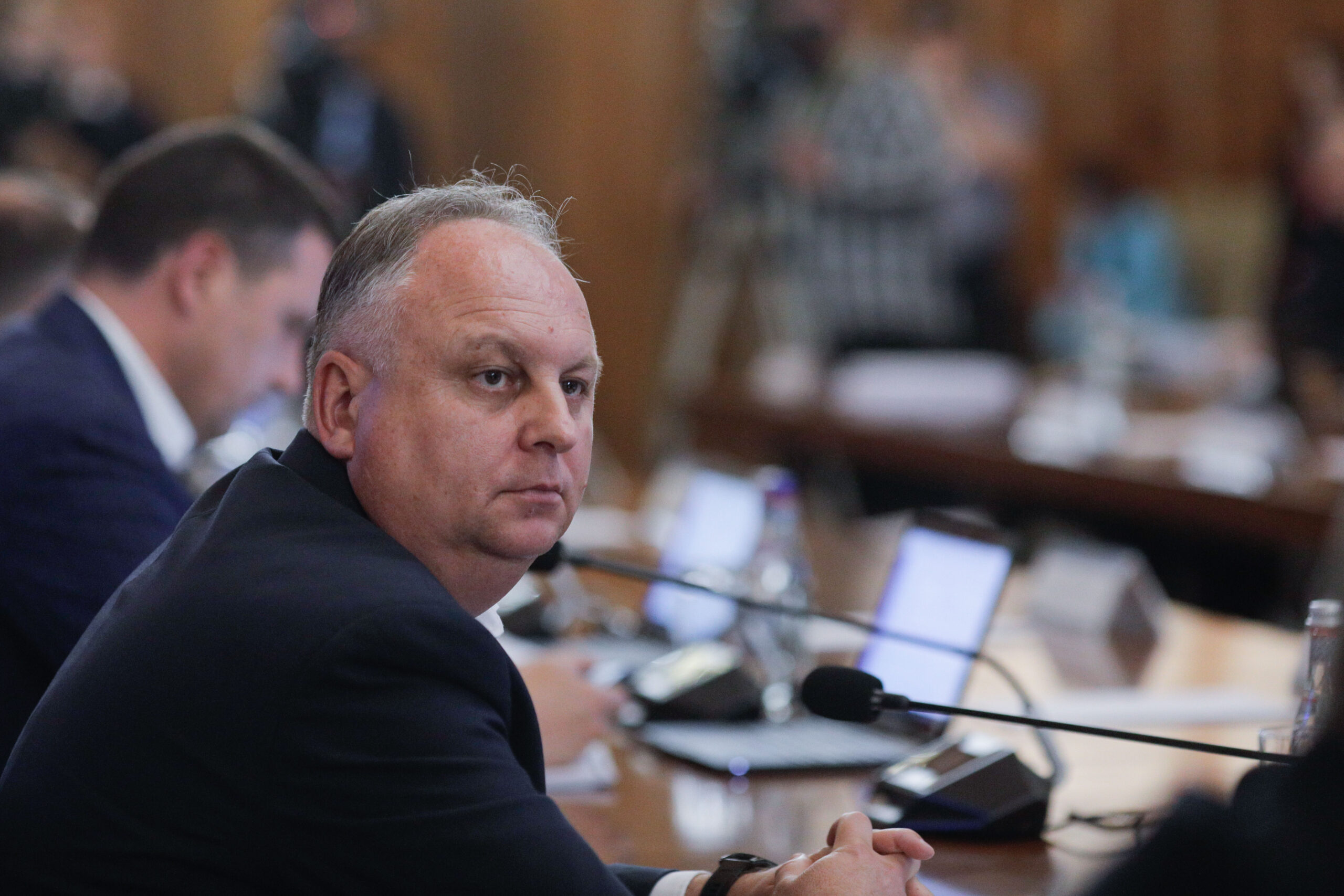Complot al unui secretar de stat din Ministerul Economiei și al șefului ANPC pentru a elibera un post la nivel local. Ce a transmis DNA