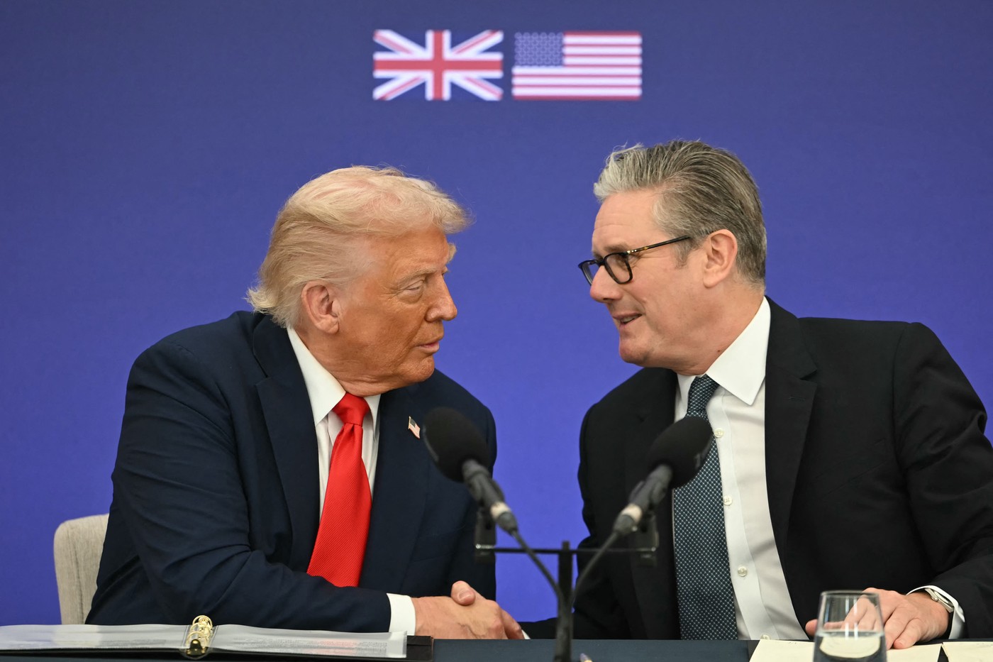 Donald Trump și Keir Starmer, conferință de presă comună, după ce au anunțat acorduri istorice între SUA și Marea Britanie