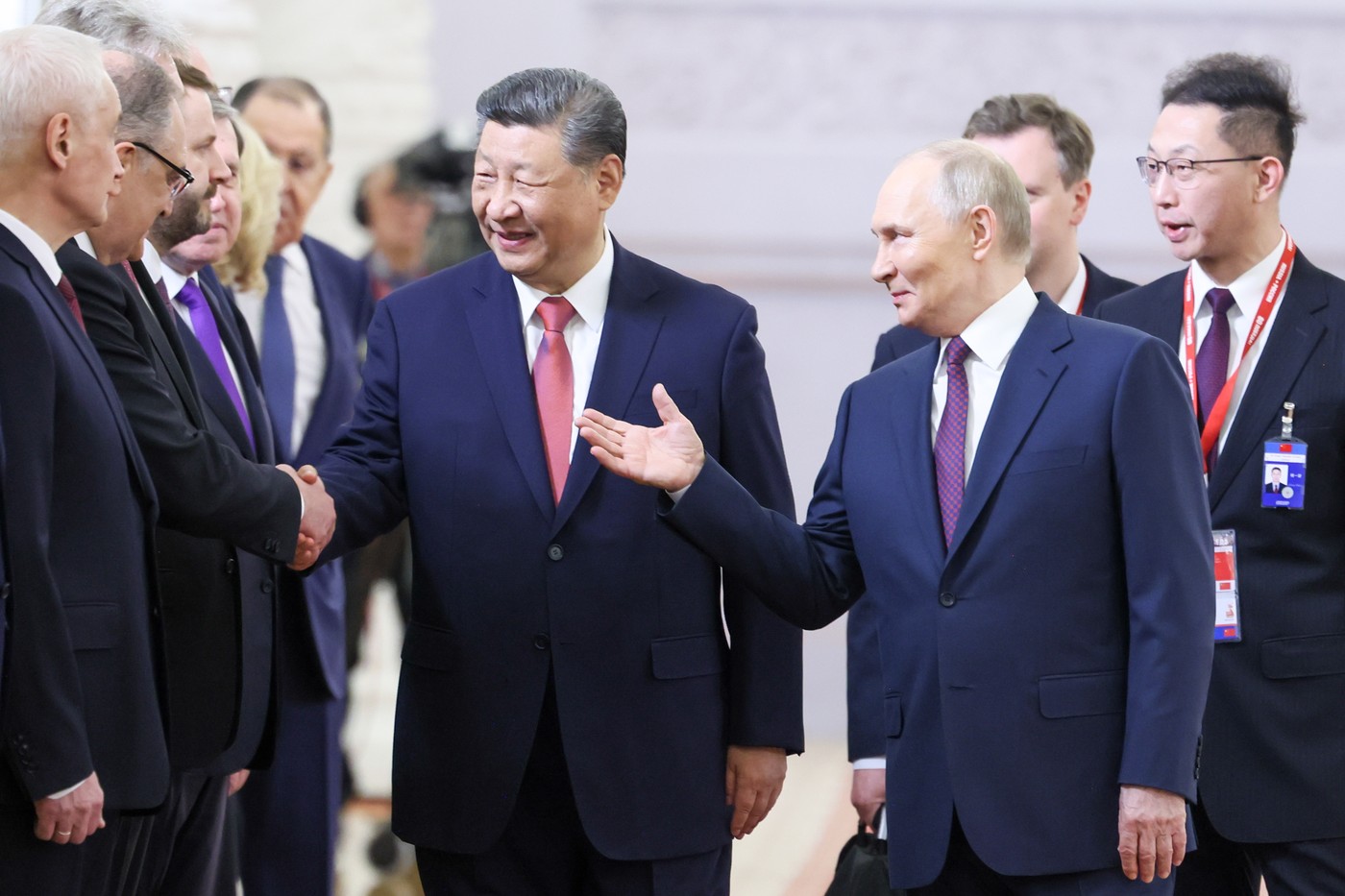 China își apără achizițiile de petrol rusesc: „Sunt legitime”. SUA, acuzate că folosesc metode de „intimidare”