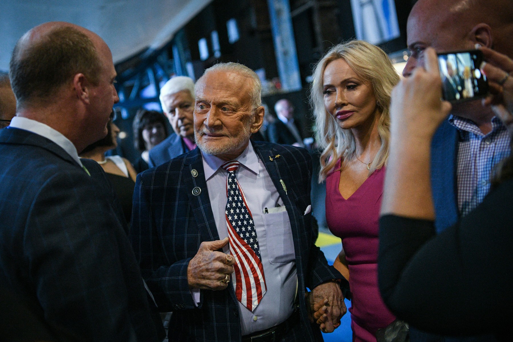 Soția lui Buzz Aldrin, românca Anca Faur, a murit la vârsta de 66 ani. Mesajul astronautului despre „iubirea vieții sale”