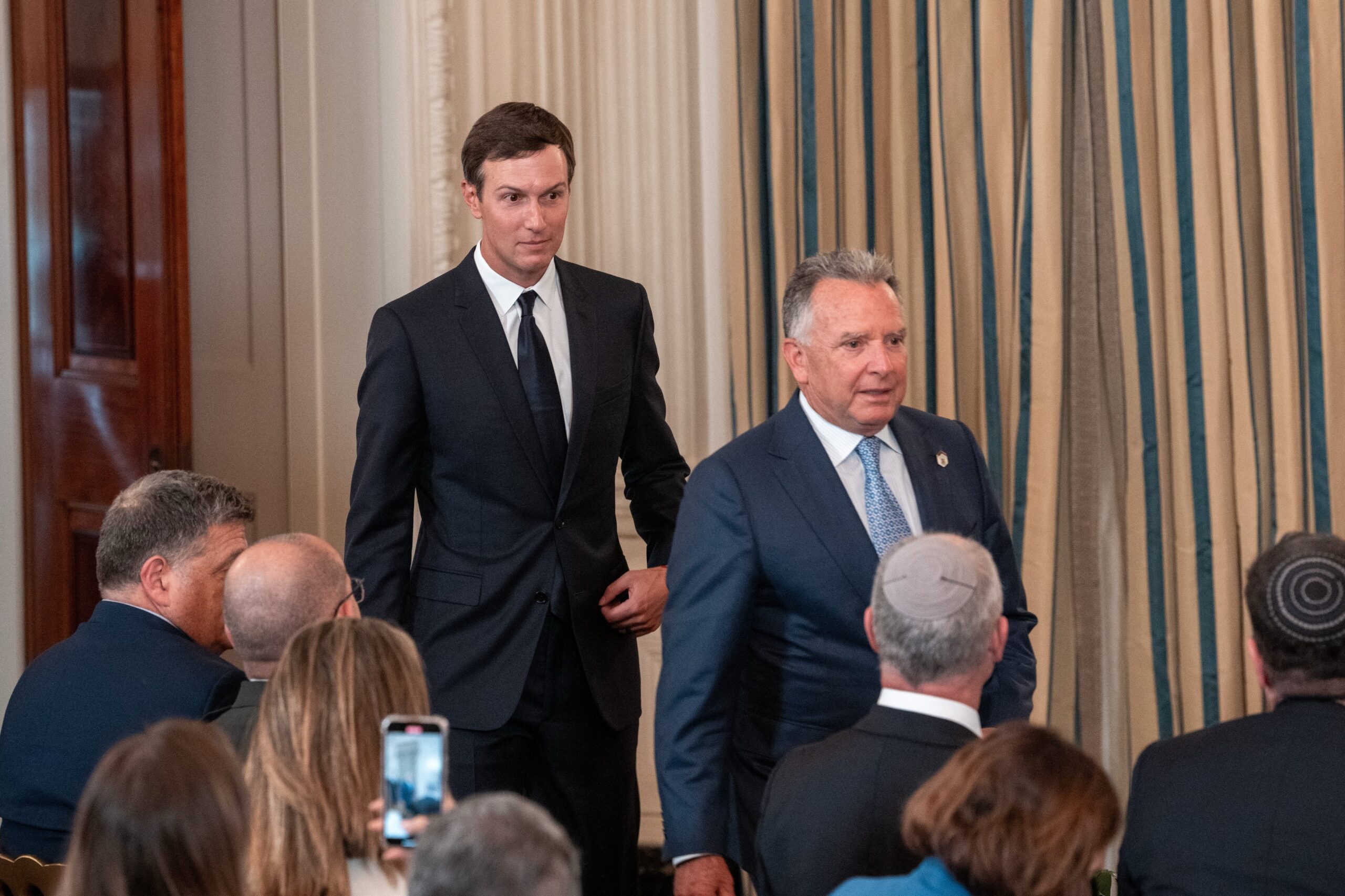 Emisarul Steve Witkoff și ginerele lui Trump merg în Egipt pentru noi discuții cu Hamas privind eliberarea ostaticilor