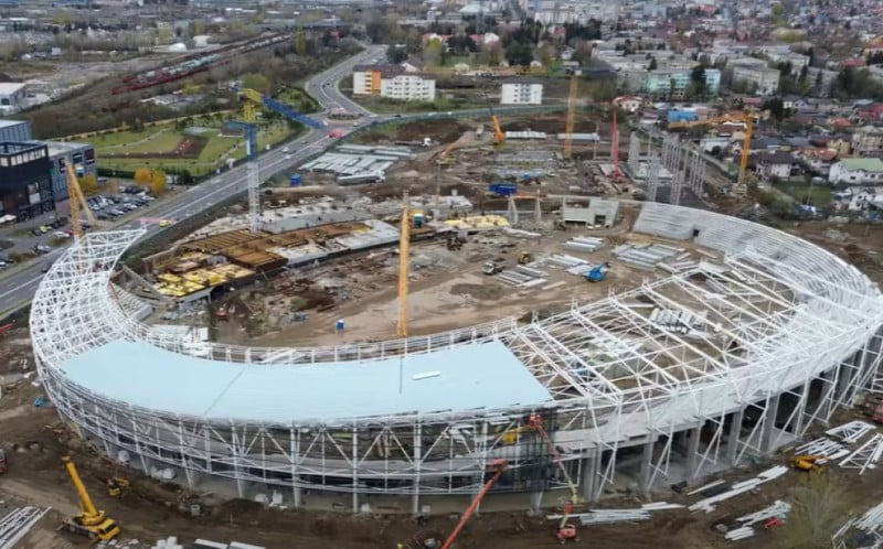 Consiliul Judeţean Dâmboviţa va contribui cu 36 de milioane de lei la finalizarea stadionului nou de la Târgovişte / În oraș a mai fost ridicat un stadion în urmă cu doi ani