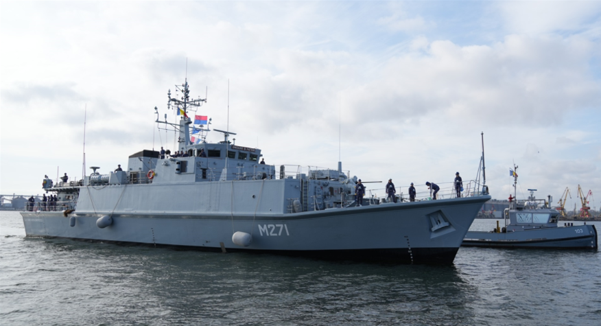 Vânătorul de mine cumpărat de România de la Marina Regală Britanică a ajuns în portul militar Constanța