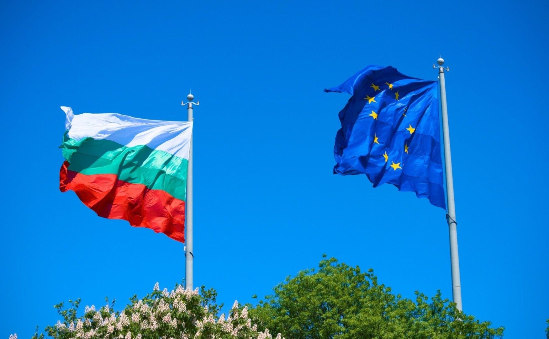 Comisia Europeană a blocat temporar peste 200 de milioane de euro din planul de redresare al Bulgariei / Autoritățile de Sofia au întârziat reforma instituției anticorupție